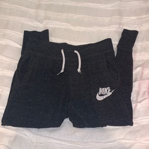 nike cropped joggers
